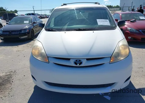 2008 Toyota Sienna Ce/Le z USA, uszkodzony, nr VIN 5TDZK23C28S161171